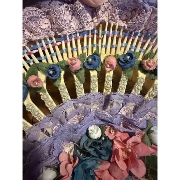 Vtg shabby chic hand made fan lace ribbon roses in plastic forks wall decor fan - Picture 5 of 10